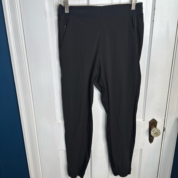 Athleta Black Textured Brooklyn Jogger Stretch Tapered Leg 566689 W1081 Sz 4 - Picture 4 of 10